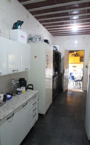 Casa à venda com 365m², 2 quartos e 6 vagasCozinha