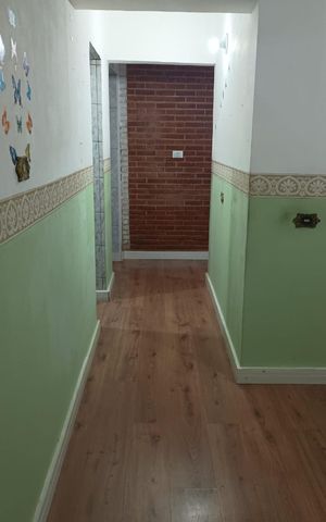 Casa à venda com 303m², 5 quartos e 5 vagas Casa à venda com 303m², 5 quartos e 5 vagasSala