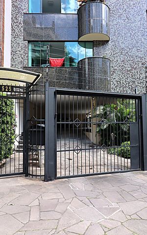 Apartamento à venda com 74m², 2 quartos e 1 vagaFachada do Prédio