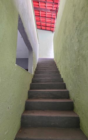 Casa para alugar com 250m², 5 quartos e 3 vagas Casa para alugar com 250m², 5 quartos e 3 vagasEscadas