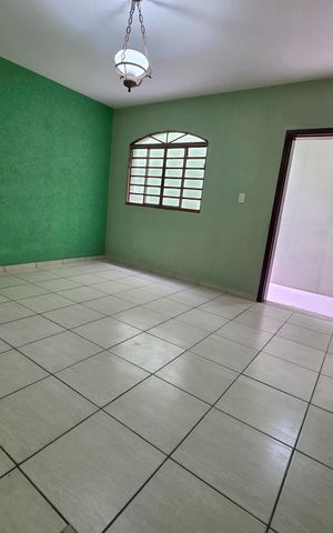 Casa para alugar com 250m², 5 quartos e 3 vagas Casa para alugar com 250m², 5 quartos e 3 vagasSala