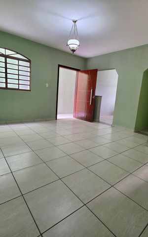 Casa para alugar com 250m², 5 quartos e 3 vagas Casa para alugar com 250m², 5 quartos e 3 vagasSala