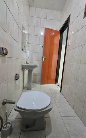 Casa para alugar com 250m², 5 quartos e 3 vagas Casa para alugar com 250m², 5 quartos e 3 vagasBanheiro 1