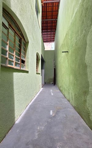 Casa para alugar com 250m², 5 quartos e 3 vagas Casa para alugar com 250m², 5 quartos e 3 vagasCorredor