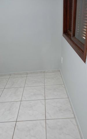 Casa à venda com 130m², 3 quartos e 2 vagas Casa à venda com 130m², 3 quartos e 2 vagasSala