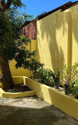 Casa à venda com 130m², 3 quartos e 2 vagas Casa à venda com 130m², 3 quartos e 2 vagasÁrea externa