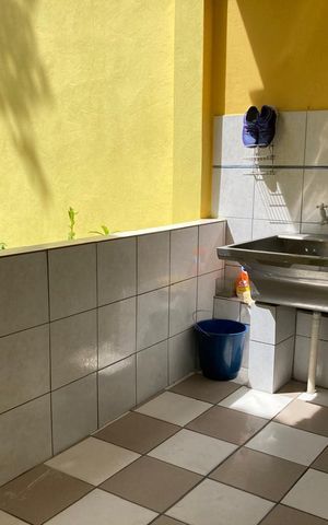 Casa à venda com 130m², 3 quartos e 2 vagas Casa à venda com 130m², 3 quartos e 2 vagasÁrea de serviço