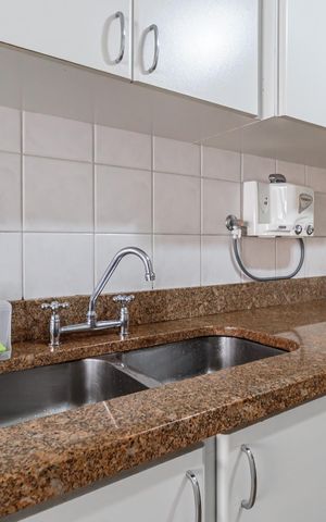 Apartamento à venda com 94m², 3 quartos e 2 vagas Apartamento à venda com 94m², 3 quartos e 2 vagasCozinha