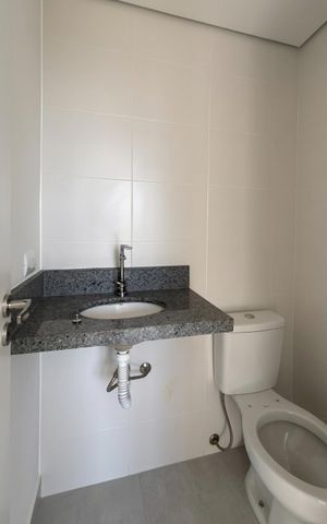 Apartamento à venda com 46m², 2 quartos e 1 vaga Apartamento à venda com 46m², 2 quartos e 1 vagaBanheiro