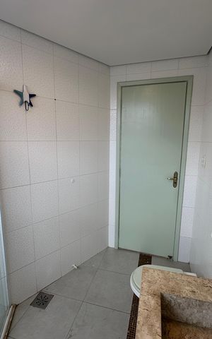 Apartamento para alugar com 135m², 3 quartos e 1 vaga Apartamento para alugar com 135m², 3 quartos e 1 vagaBanheiro da Suíte