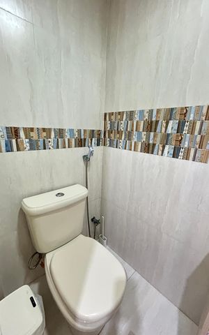 Casa de condomínio à venda com 215m², 3 quartos e 3 vagasLavabo