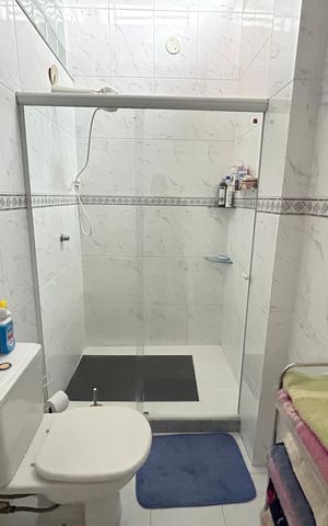 Casa de condomínio à venda com 215m², 3 quartos e 3 vagasBanheiro Social 1