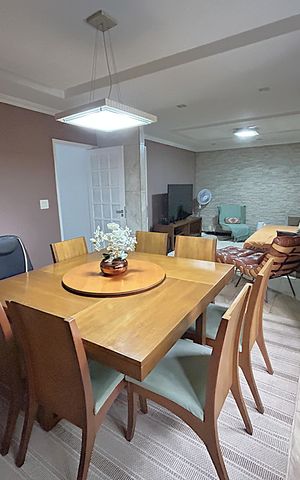 Casa de condomínio à venda com 215m², 3 quartos e 3 vagasSala