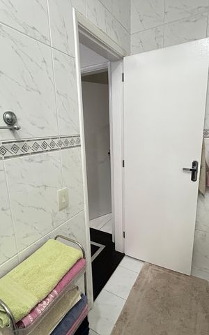 Casa de condomínio à venda com 215m², 3 quartos e 3 vagasBanheiro Social 1