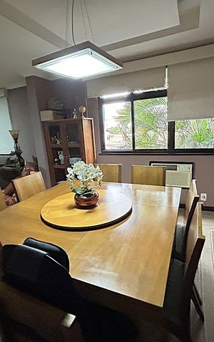 Casa de condomínio à venda com 215m², 3 quartos e 3 vagasSala