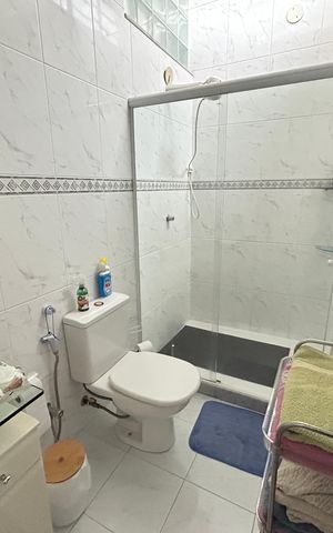 Casa de condomínio à venda com 215m², 3 quartos e 3 vagasBanheiro Social 1