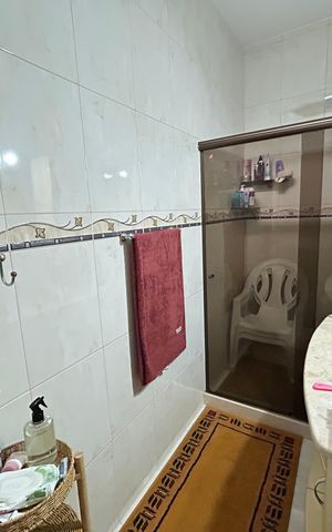 Casa de condomínio à venda com 215m², 3 quartos e 3 vagasBanheiro do Quarto 2 - Suíte
