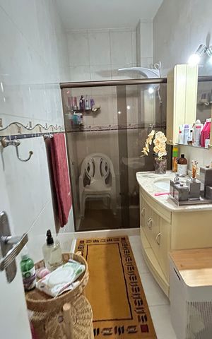 Casa de condomínio à venda com 215m², 3 quartos e 3 vagasBanheiro do Quarto 2 - Suíte