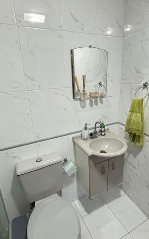 Casa de condomínio à venda com 215m², 3 quartos e 3 vagasBanheiro Social 2