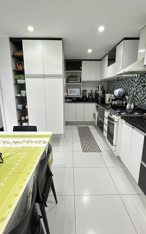 Casa de condomínio à venda com 215m², 3 quartos e 3 vagasCozinha