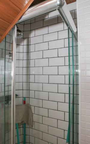Apartamento à venda com 107m², 2 quartos e 1 vaga Apartamento à venda com 107m², 2 quartos e 1 vagaBanheiro Inferior