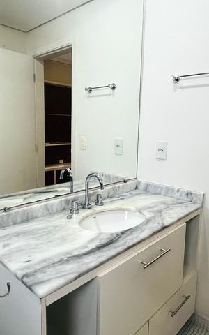 Apartamento para alugar com 138m², 4 quartos e 3 vagas