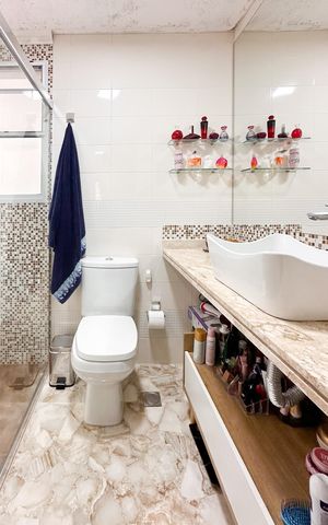 Apartamento à venda com 87m², 2 quartos e 1 vaga Apartamento à venda com 87m², 2 quartos e 1 vagaBanheiro da Suíte