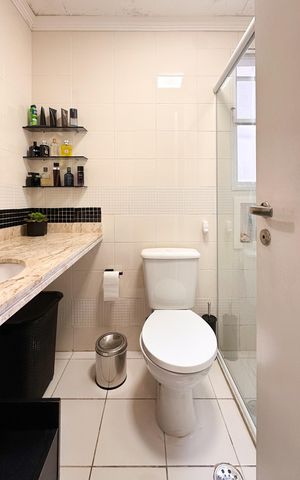 Apartamento à venda com 87m², 2 quartos e 1 vaga Apartamento à venda com 87m², 2 quartos e 1 vagaBanheiro Social