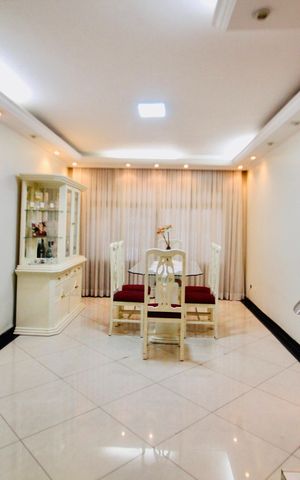 Casa para alugar com 350m², 3 quartos e 2 vagas Casa para alugar com 350m², 3 quartos e 2 vagasSala