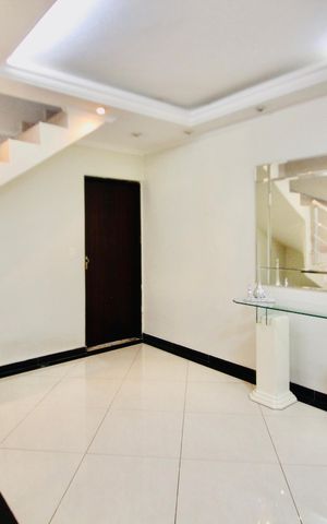 Casa para alugar com 350m², 3 quartos e 2 vagas Casa para alugar com 350m², 3 quartos e 2 vagasSala