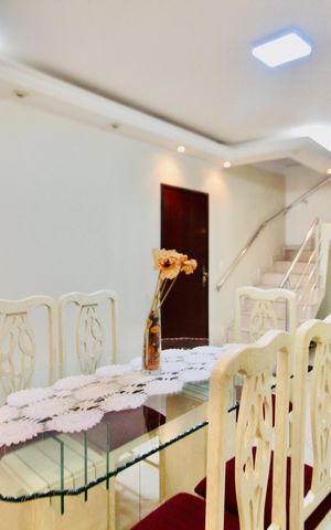 Casa para alugar com 350m², 3 quartos e 2 vagas Casa para alugar com 350m², 3 quartos e 2 vagasSala