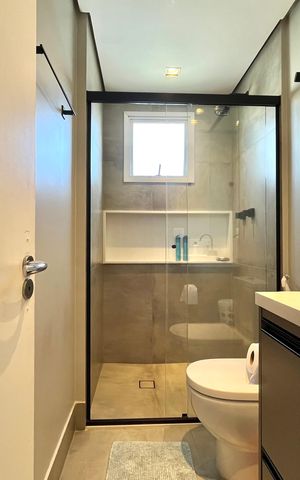 Apartamento à venda com 168m², 3 quartos e 4 vagas Apartamento à venda com 168m², 3 quartos e 4 vagasBanheiro da Suíte 1