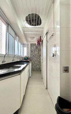 Apartamento à venda com 168m², 3 quartos e 4 vagas Apartamento à venda com 168m², 3 quartos e 4 vagasÁrea de Serviço