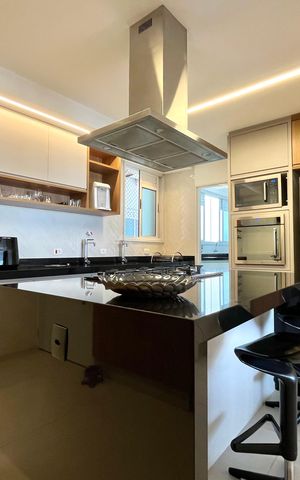 Apartamento à venda com 168m², 3 quartos e 4 vagas Apartamento à venda com 168m², 3 quartos e 4 vagasCozinha