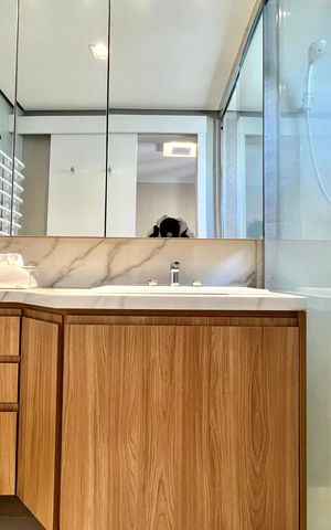 Apartamento à venda com 168m², 3 quartos e 4 vagas Apartamento à venda com 168m², 3 quartos e 4 vagasBanheiro da Suíte 1