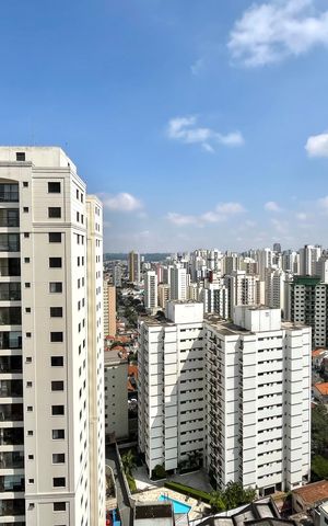 Apartamento à venda com 168m², 3 quartos e 4 vagas Apartamento à venda com 168m², 3 quartos e 4 vagasVista da Suíte 1