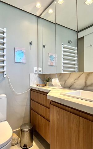 Apartamento à venda com 168m², 3 quartos e 4 vagas Apartamento à venda com 168m², 3 quartos e 4 vagasBanheiro da Suíte 1