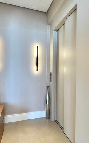 Apartamento à venda com 168m², 3 quartos e 4 vagas Apartamento à venda com 168m², 3 quartos e 4 vagasHall privativo
