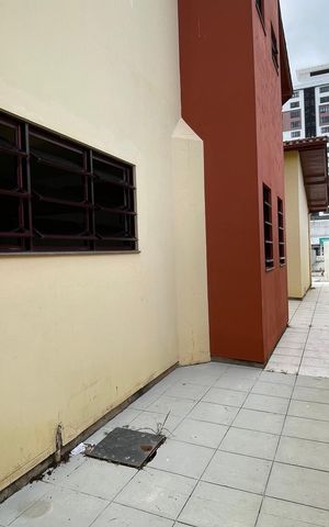 Casa para alugar com 293m², 4 quartos e 3 vagas Casa para alugar com 293m², 4 quartos e 3 vagasÁrea interna