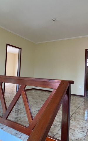 Casa para alugar com 293m², 4 quartos e 3 vagas Casa para alugar com 293m², 4 quartos e 3 vagasPiso superior