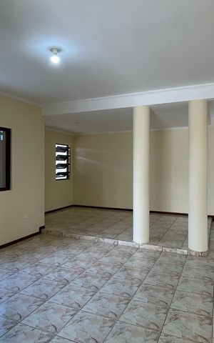Casa para alugar com 293m², 4 quartos e 3 vagas Casa para alugar com 293m², 4 quartos e 3 vagasSala
