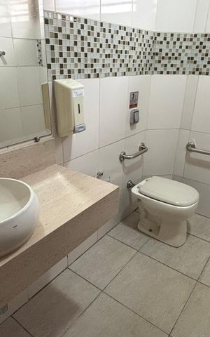 Casa para alugar com 82m², 2 quartos e 1 vaga Casa para alugar com 82m², 2 quartos e 1 vagaBanheiro