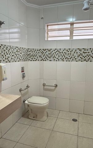 Casa para alugar com 82m², 2 quartos e 1 vaga Casa para alugar com 82m², 2 quartos e 1 vagaBanheiro