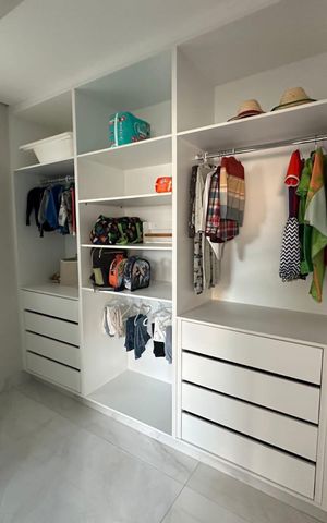 Casa de condomínio à venda com 394m², 4 quartos e 4 vagasCloset 2
