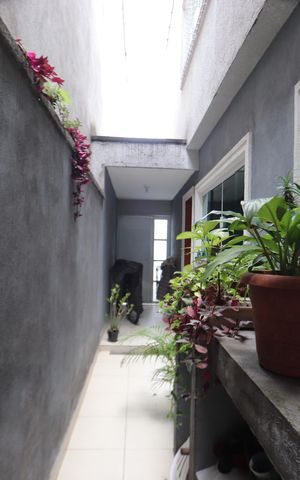 Casa de condomínio à venda com 60m², 2 quartos e 1 vagaCorredor Lateral