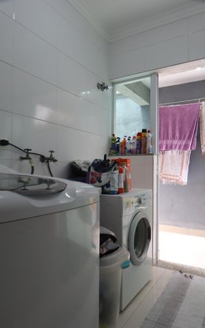 Casa de condomínio à venda com 60m², 2 quartos e 1 vagaLavanderia