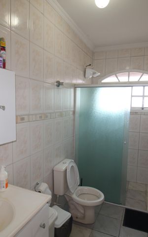 Casa para alugar com 117m², 3 quartos e 2 vagasBanheiro