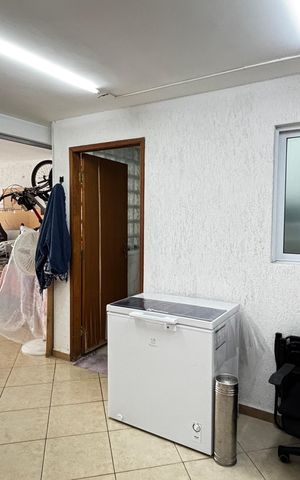 Casa à venda com 243m², 3 quartos e 5 vagas Casa à venda com 243m², 3 quartos e 5 vagasGaragem
