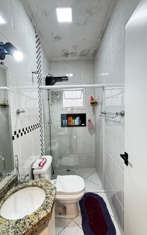 Casa à venda com 243m², 3 quartos e 5 vagas Casa à venda com 243m², 3 quartos e 5 vagasBanheiro