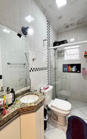 Casa à venda com 243m², 3 quartos e 5 vagas Casa à venda com 243m², 3 quartos e 5 vagasBanheiro